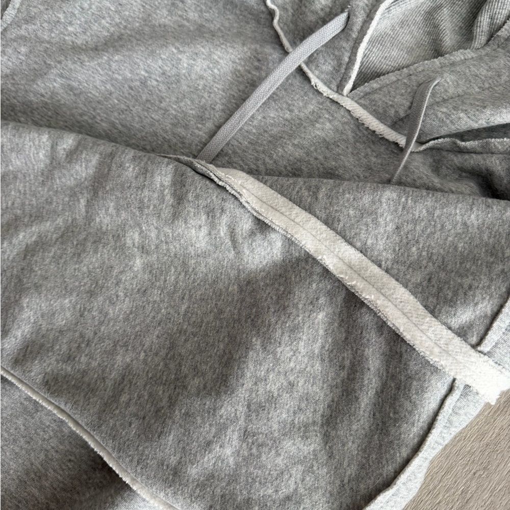 ALO Yoga Light Gray Cropped Hoodie - Picture 3 of 4